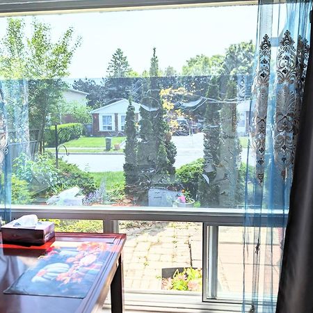Renovated Cozy Bedroom With Private Washroom Toronto Zewnętrze zdjęcie