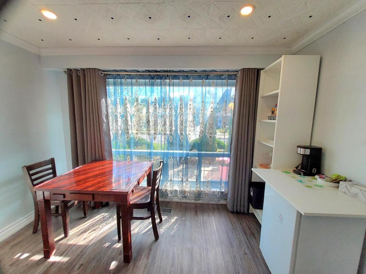Renovated Cozy Bedroom With Private Washroom Toronto Zewnętrze zdjęcie