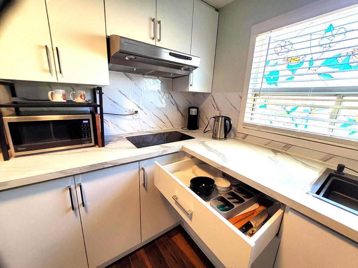 Renovated Cozy Bedroom With Private Washroom Toronto Zewnętrze zdjęcie